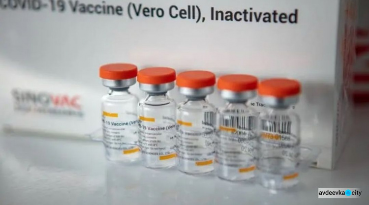 Турецкие ученые назвали процент эффективности китайской вакцины CoronaVac, которой прививают украинцев